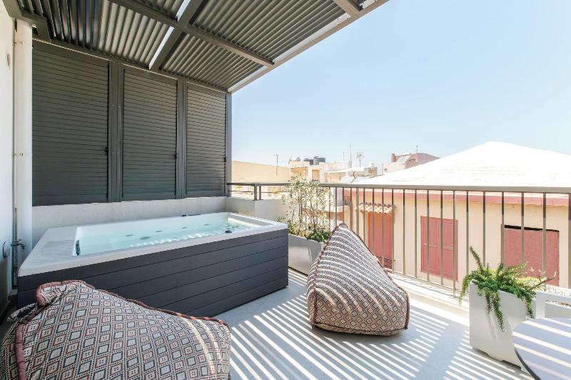 Porta Suites image