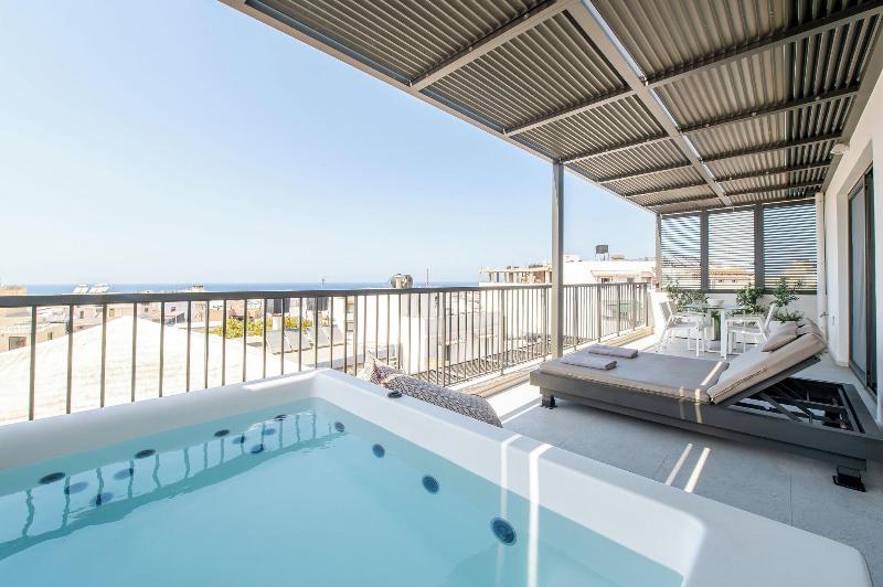 Porta Suites image