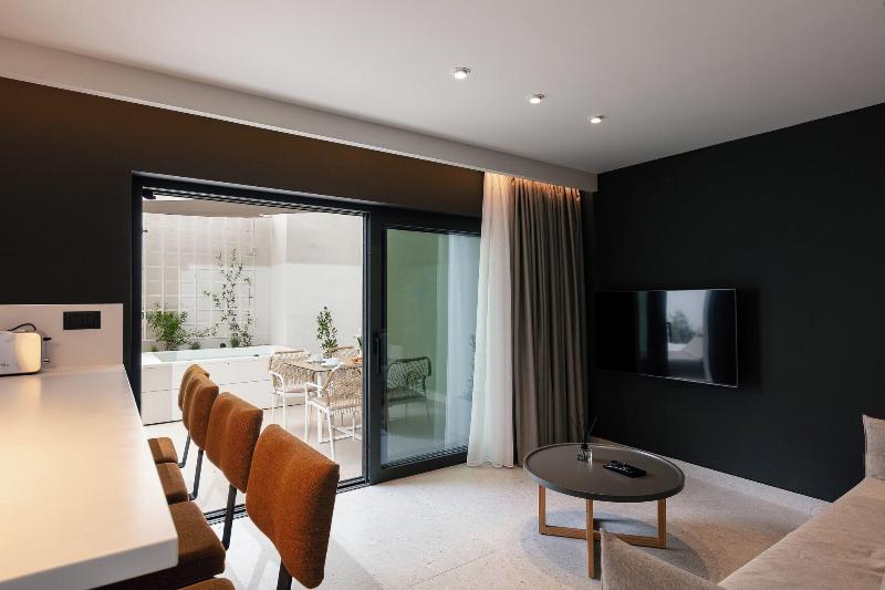 Porta Suites image