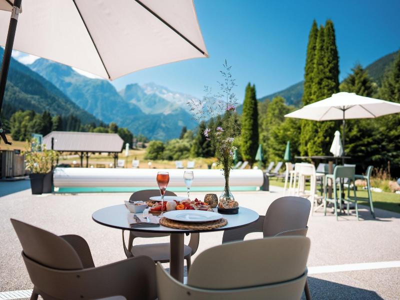 Ha Tel Restaurant Le Madame image