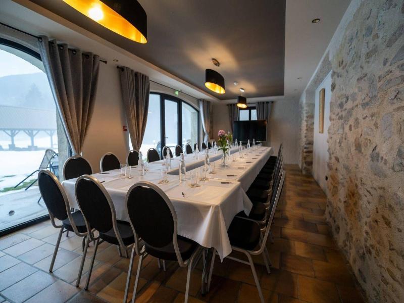 Ha Tel Restaurant Le Madame image