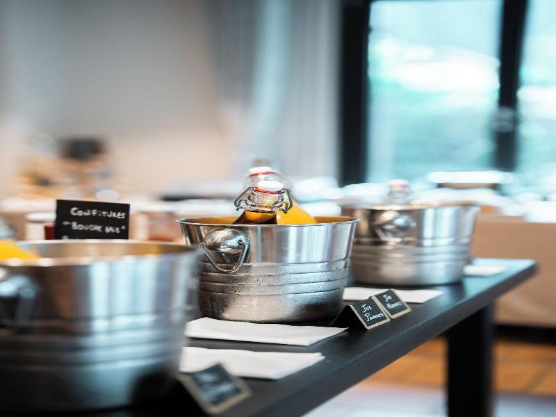 Ha Tel Restaurant Le Madame image