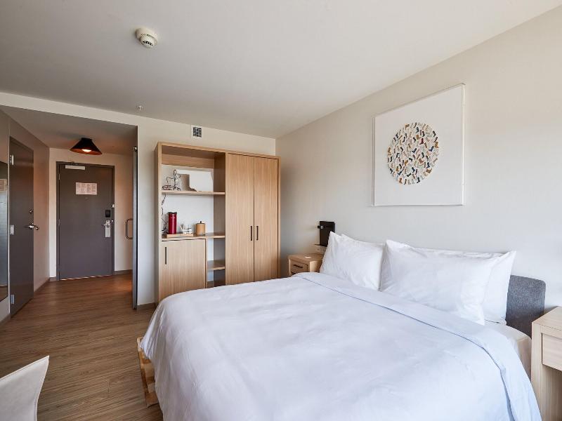 Noun Hotel image