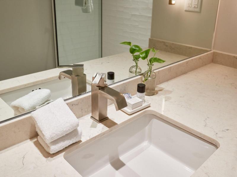 Noun Hotel image