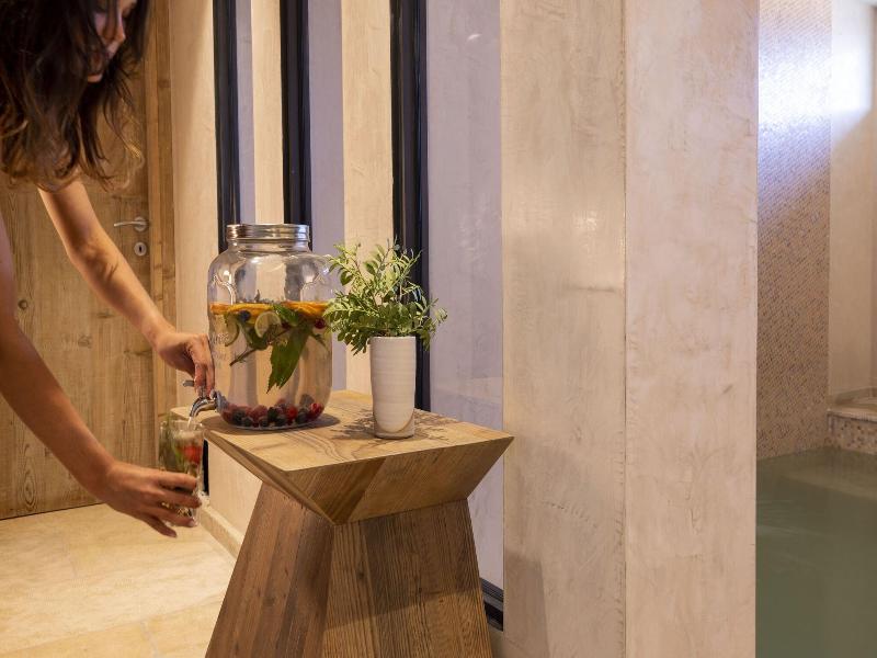 Les Regalia Hotel Spa image