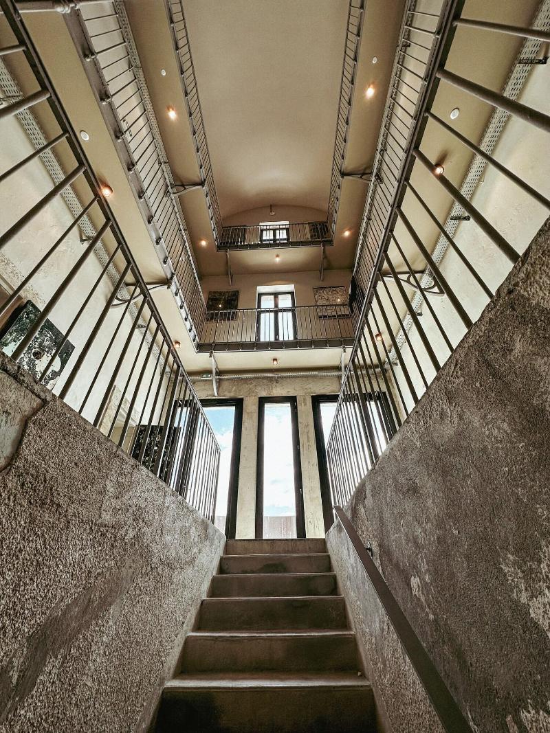 Ha Tel La Prison image