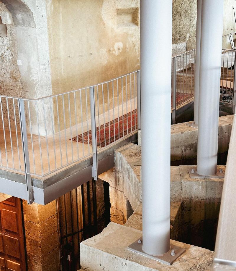 Ha Tel La Prison image