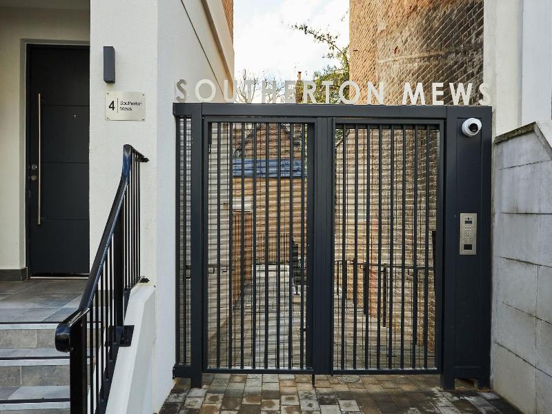 Hammersmith Mews By Flying Butler image