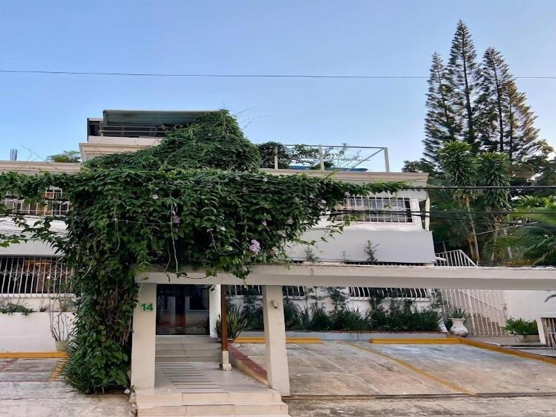 Botanic Garden Hostal image