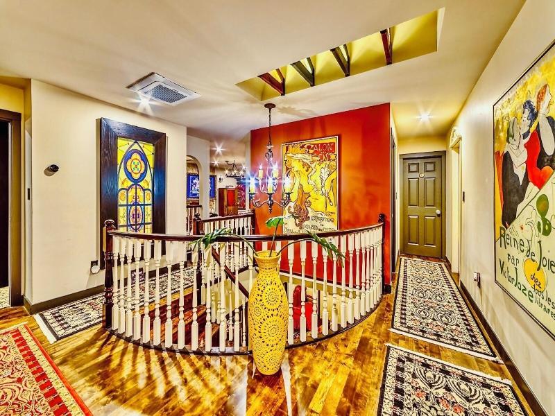 Neocolonial Nouveau Kensington Vacation Home