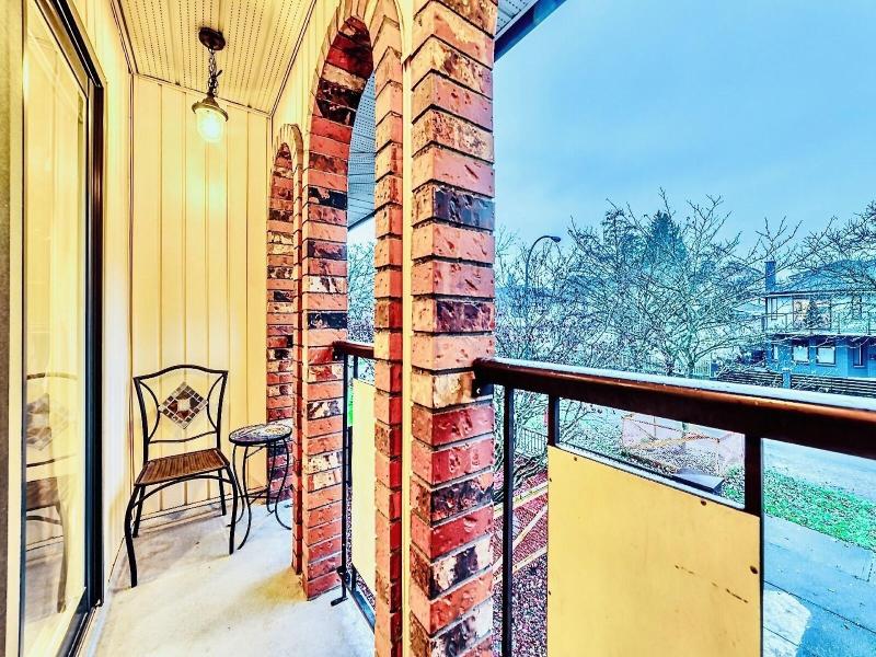 Neocolonial Nouveau Kensington Vacation Home