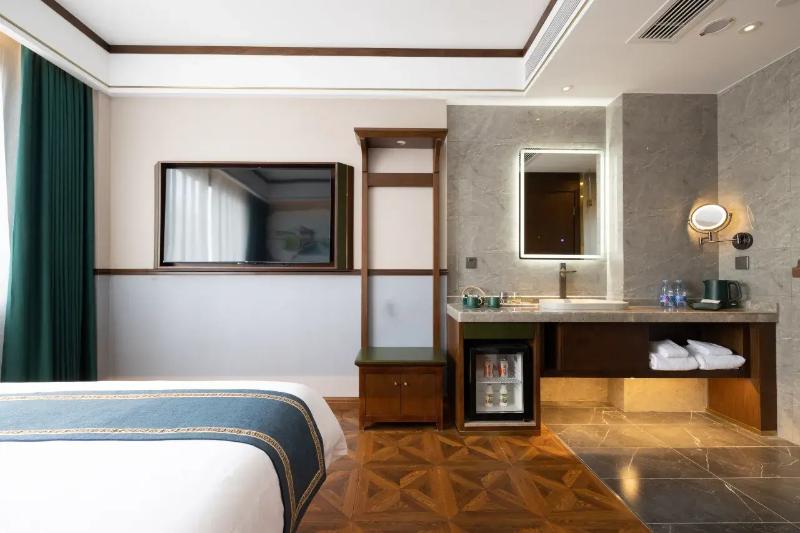 Nostalgia S Hotel(Shanghai Railway Station) image
