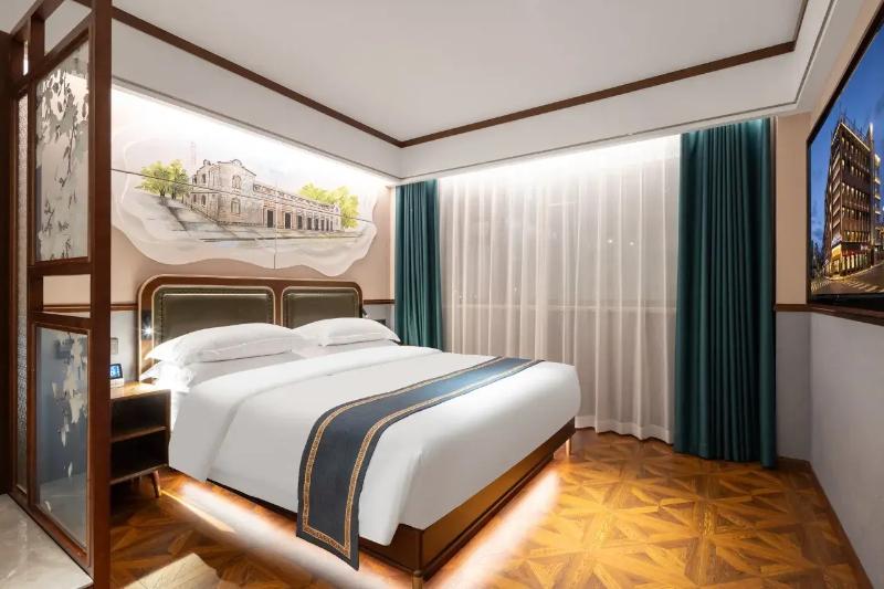 Nostalgia S Hotel(Shanghai Railway Station) image