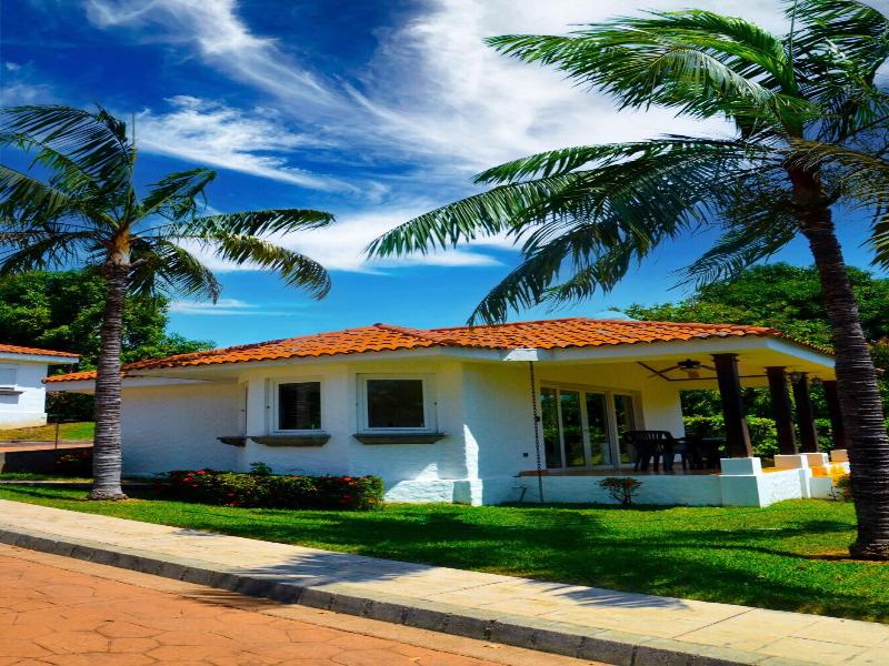 Las Veraneras Villas Resort image