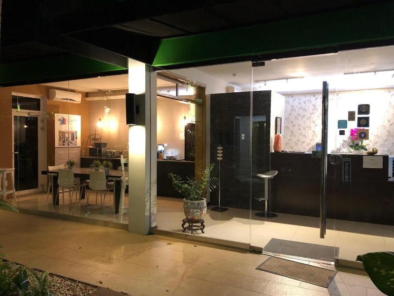 Quint S Travelers Inn image