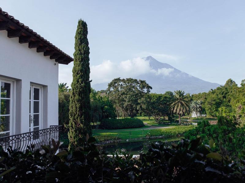 Villa Bokeh Relais Chateaux image