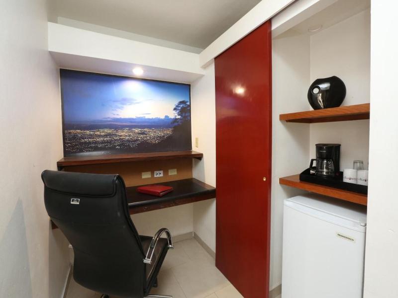 Minister Business Hotel image