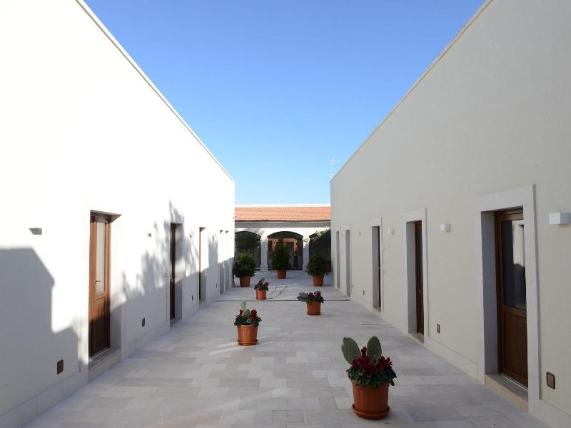 Domus Antiqua Residence image