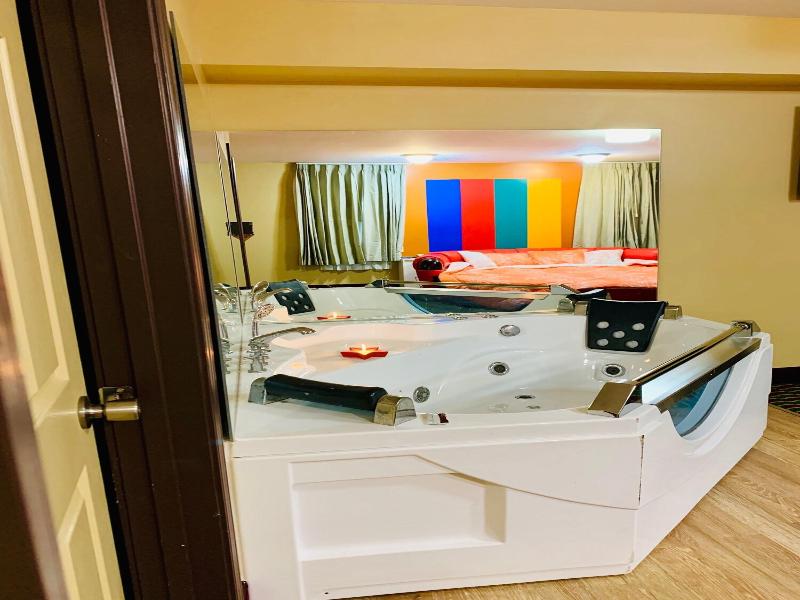 Motor City Inn Suites