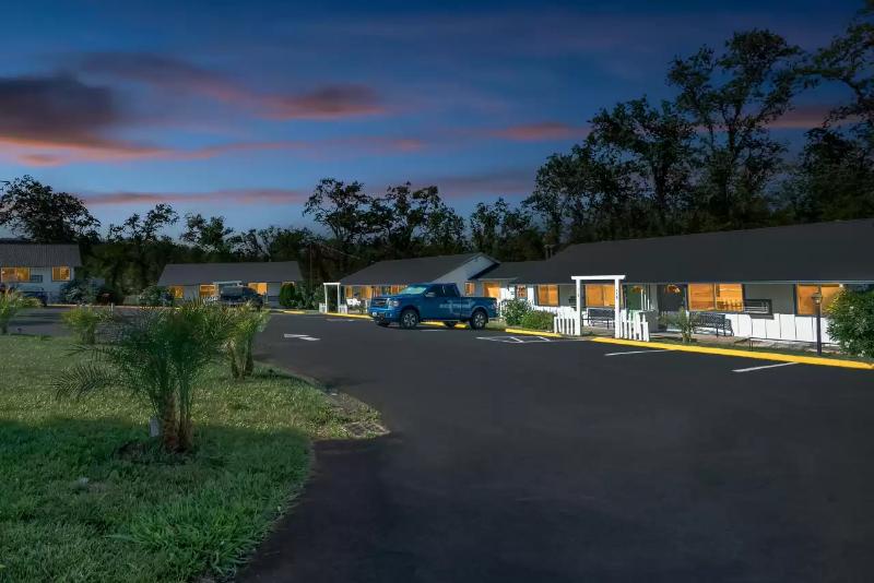 Quality Inn & Suites Jackson image