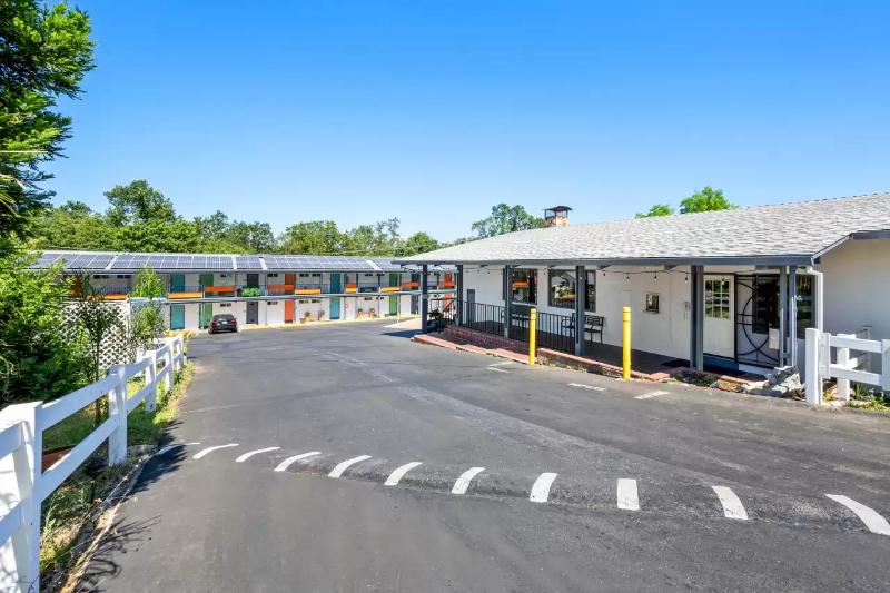 Quality Inn & Suites Jackson image