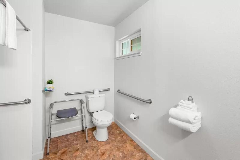 Quality Inn & Suites Jackson image