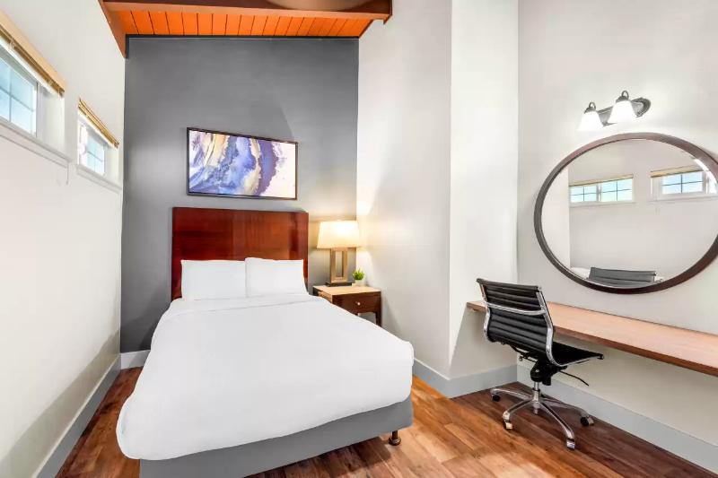 Quality Inn & Suites Jackson image