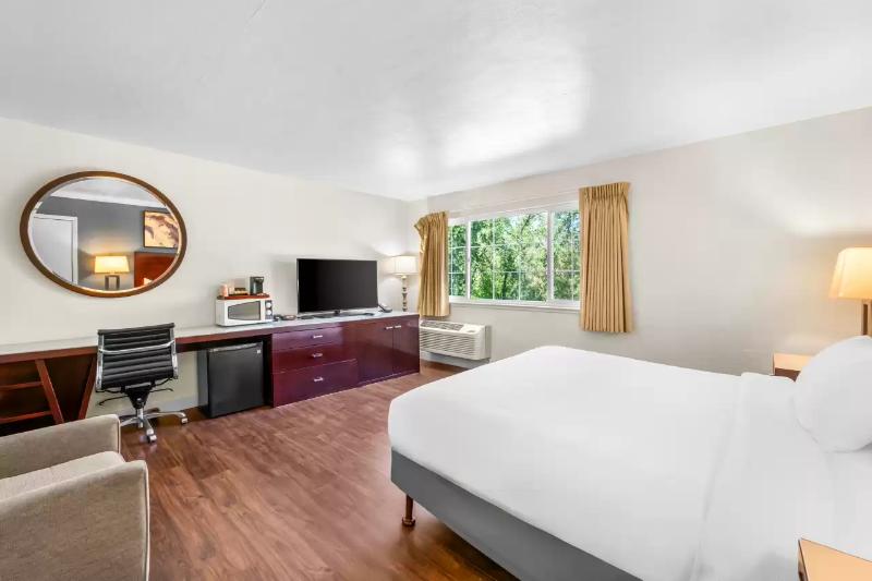 Quality Inn & Suites Jackson image