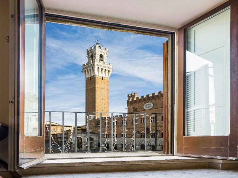 The Balcony Suite Piazza Del Campo View image