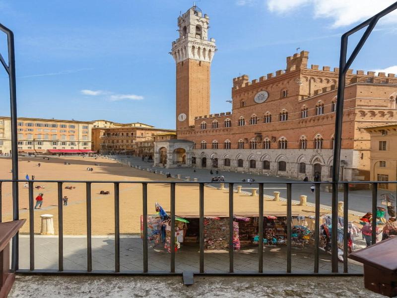The Balcony Suite Piazza Del Campo View image