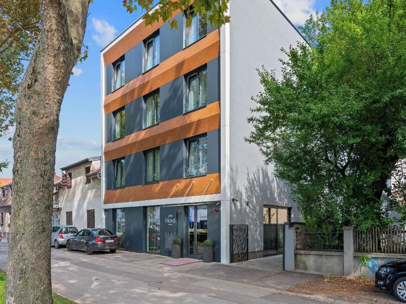 Hotel Inova image