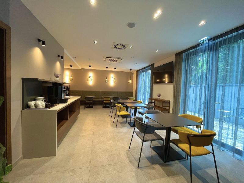 Hotel Inova image