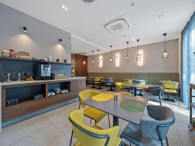 Hotel Inova image