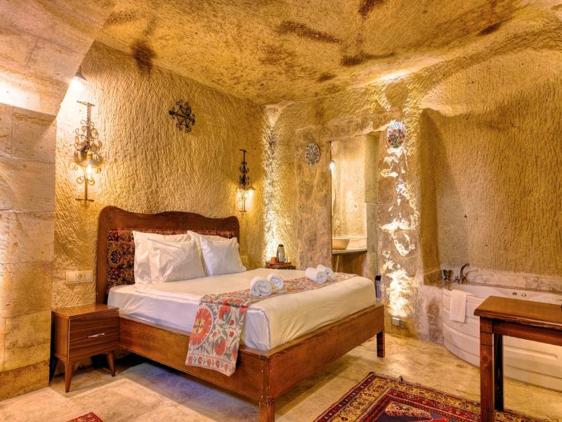 shiraz cave cappadocia image