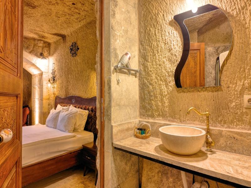 shiraz cave cappadocia image