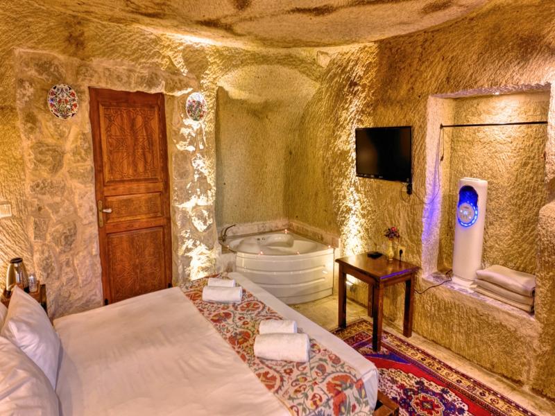 shiraz cave cappadocia image