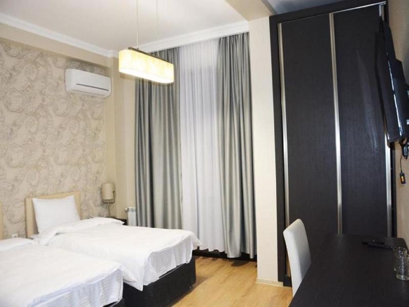 Boutique Hotel Eleon image