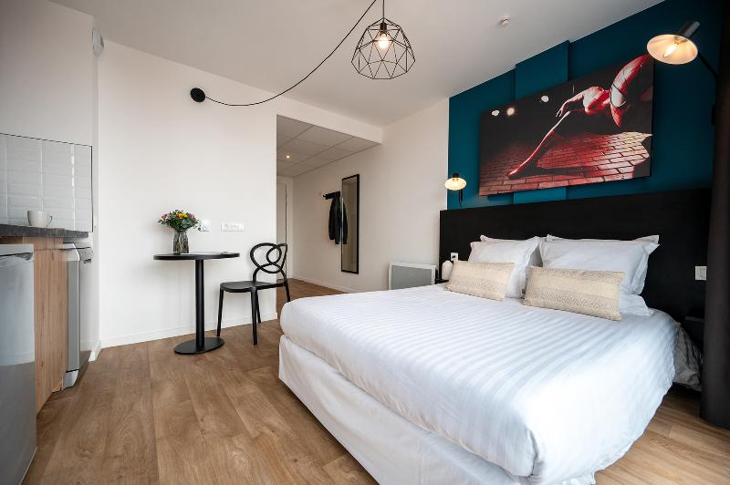 Nemea Appart Hotel Coliseum Amiens Centre image