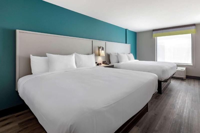 Comfort Suites Colorado Springs Medical Center image