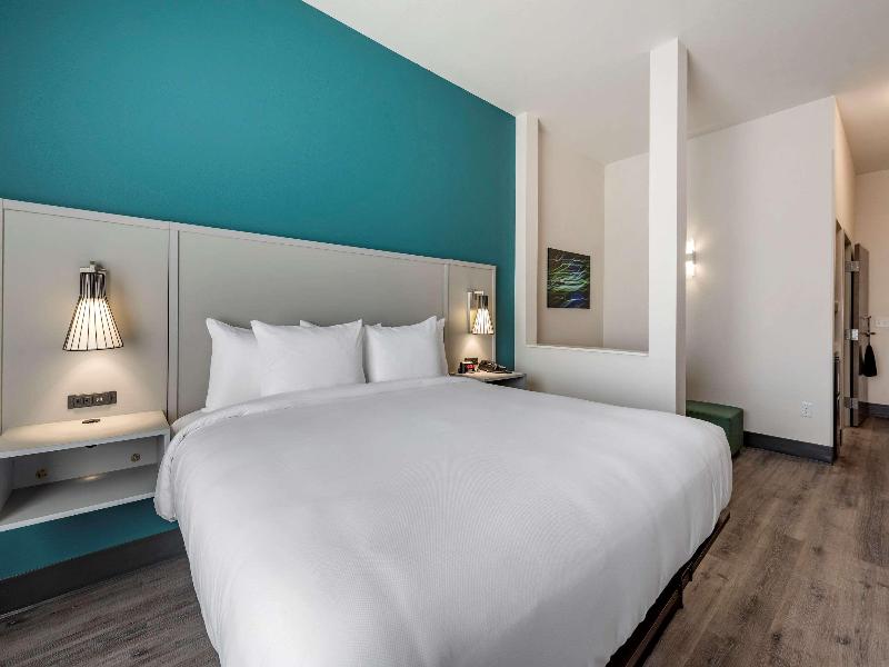 Comfort Suites Colorado Springs Medical Center image