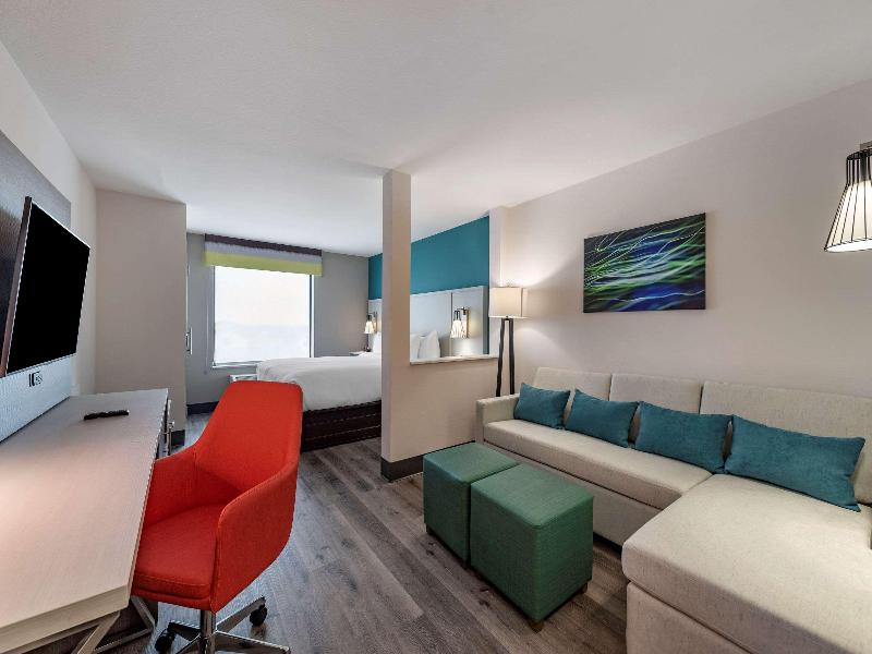 Comfort Suites Colorado Springs Medical Center image