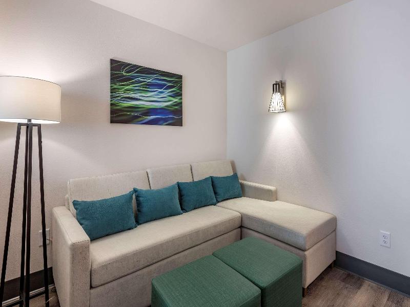 Comfort Suites Colorado Springs Medical Center image