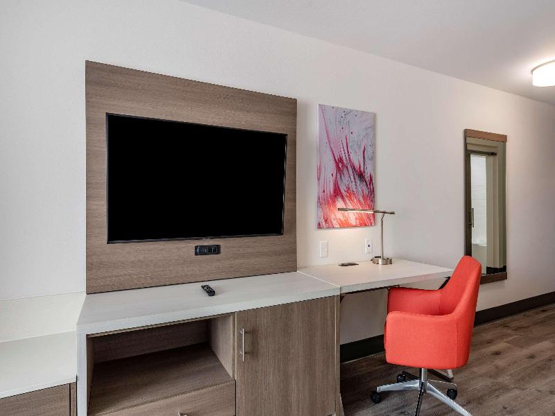 Comfort Suites Colorado Springs Medical Center image