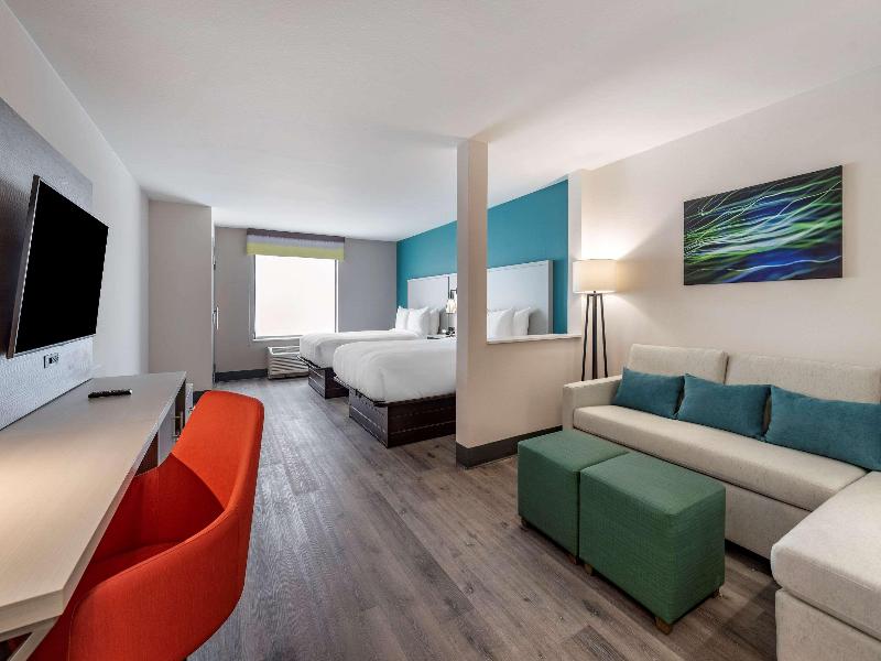 Comfort Suites Colorado Springs Medical Center image