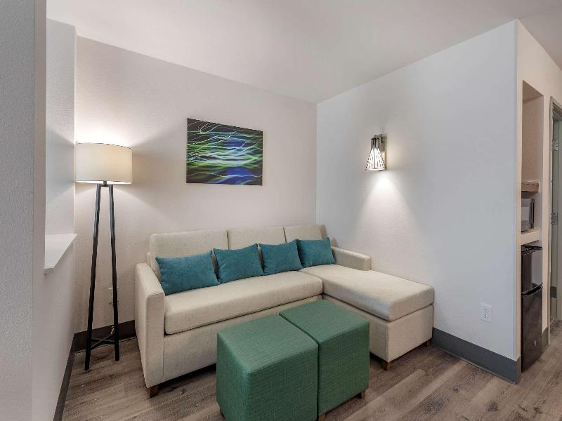 Comfort Suites Colorado Springs Medical Center image