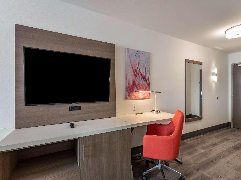 Comfort Suites Colorado Springs Medical Center image