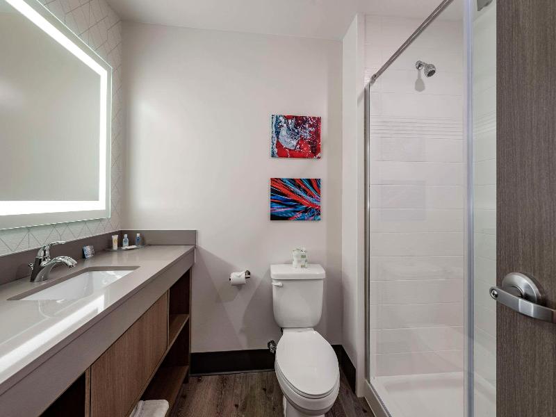 Comfort Suites Colorado Springs Medical Center image