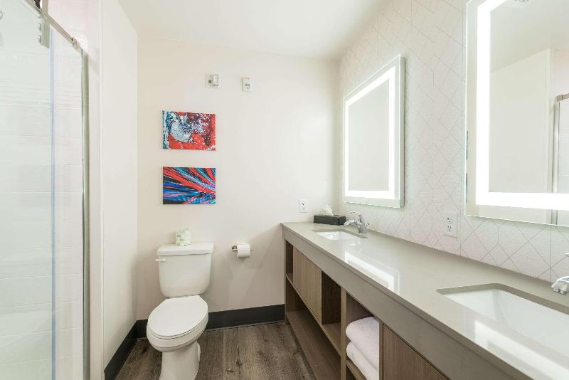 Comfort Suites Colorado Springs Medical Center image