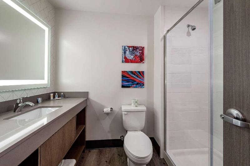 Comfort Suites Colorado Springs Medical Center image