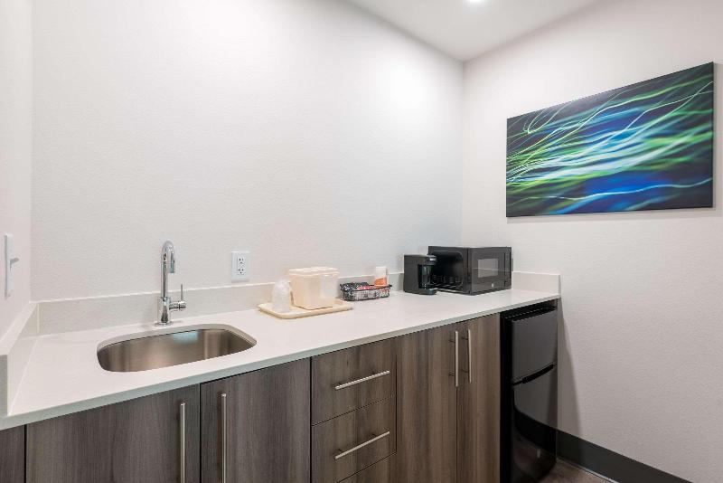 Comfort Suites Colorado Springs Medical Center image